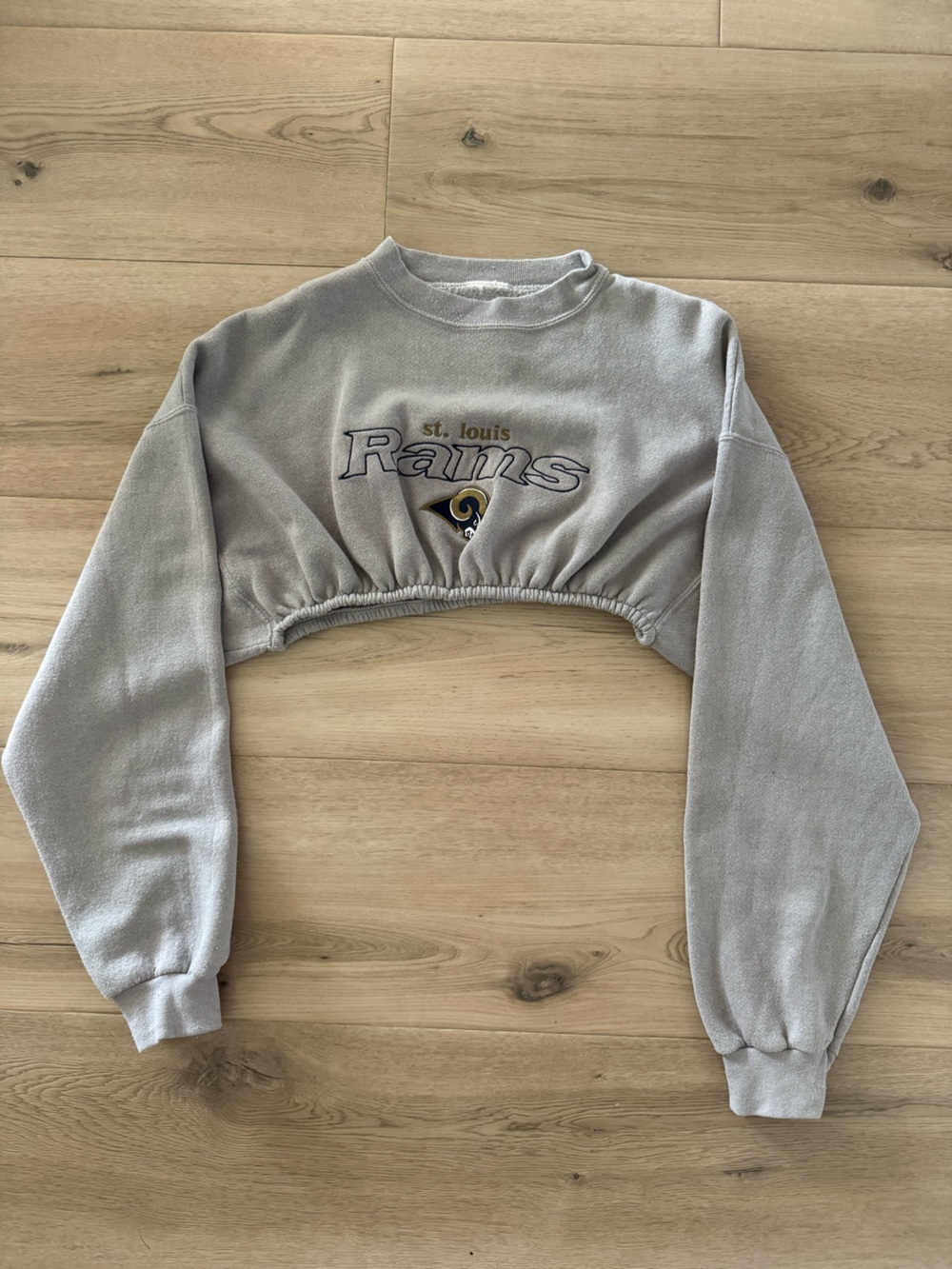 St. Louis Rams Cropped Grey Sweatshirt